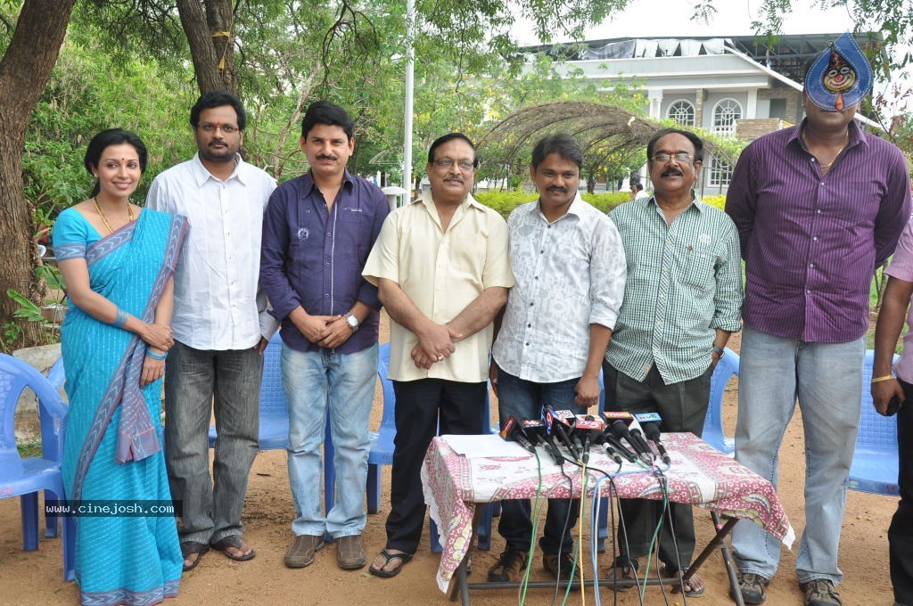 Aakasamlo Sagam Movie Stills - 24 / 25 photos