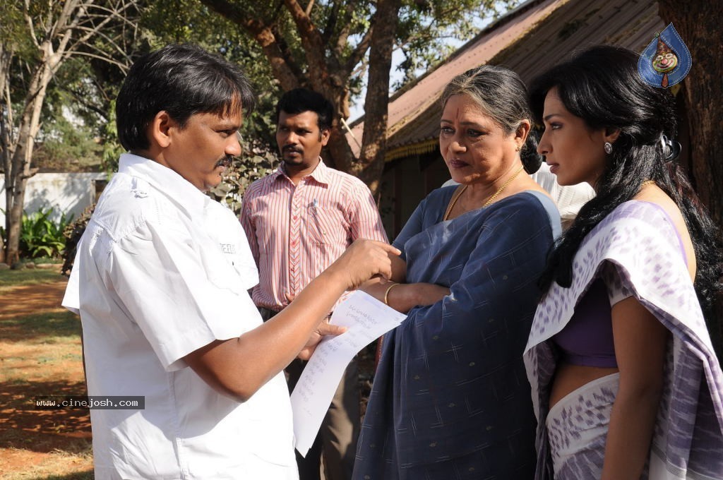 Aakasam Lo Sagam Stills & Wallpapers - 14 / 54 photos