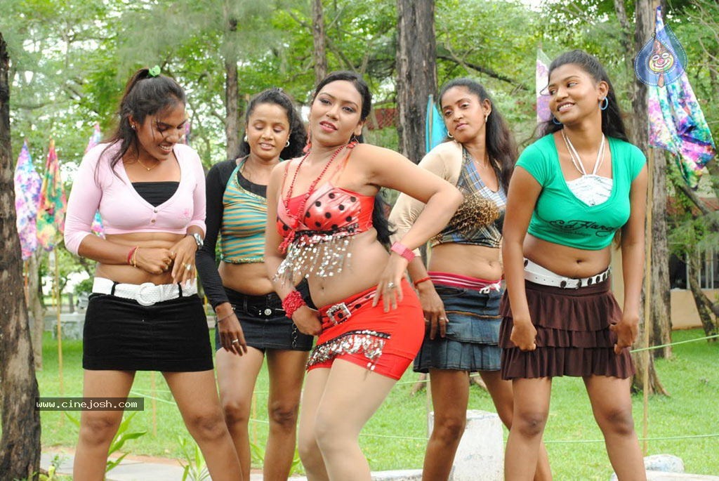 Aasami Tamil Movie Hot Stills - 18 / 24 photos