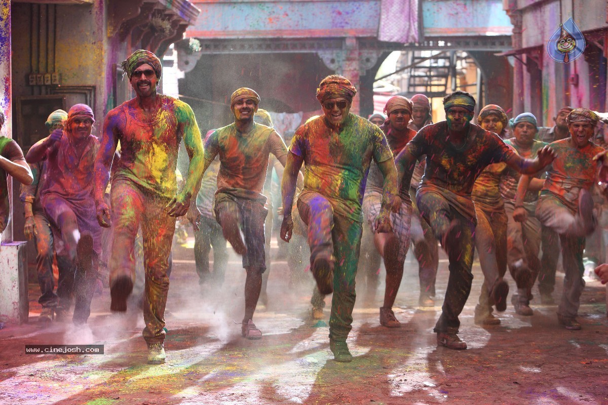 Aata Aarambam Movie Stills n Walls - 70 / 122 photos