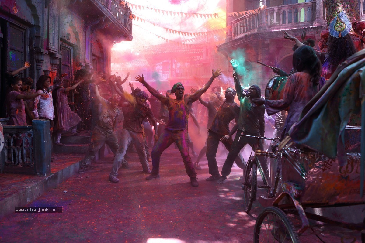 Aata Aarambam Movie Stills n Walls - 83 / 122 photos