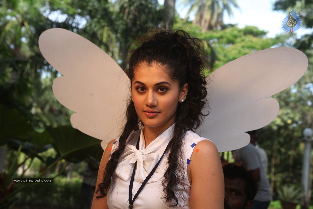 Aata Aarambam Movie Stills n Walls - 84 / 122 photos