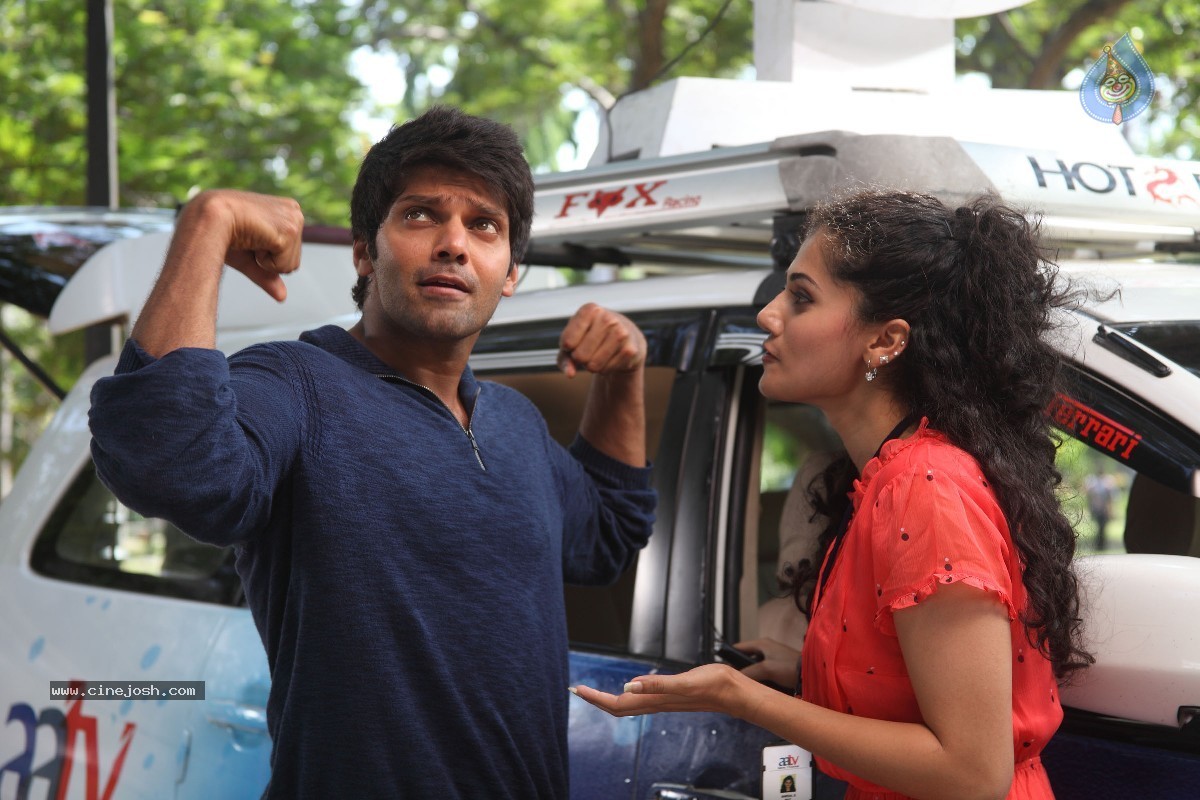 Aata Aarambam Movie Stills n Walls - 100 / 122 photos