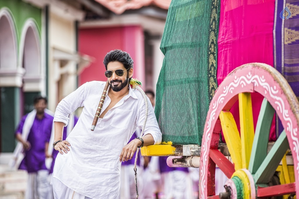 Aatadukundam Raa New Pics - 2 / 3 photos