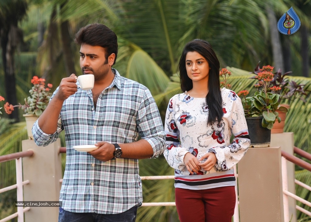 Aatagallu Movie Photos - 2 / 4 photos