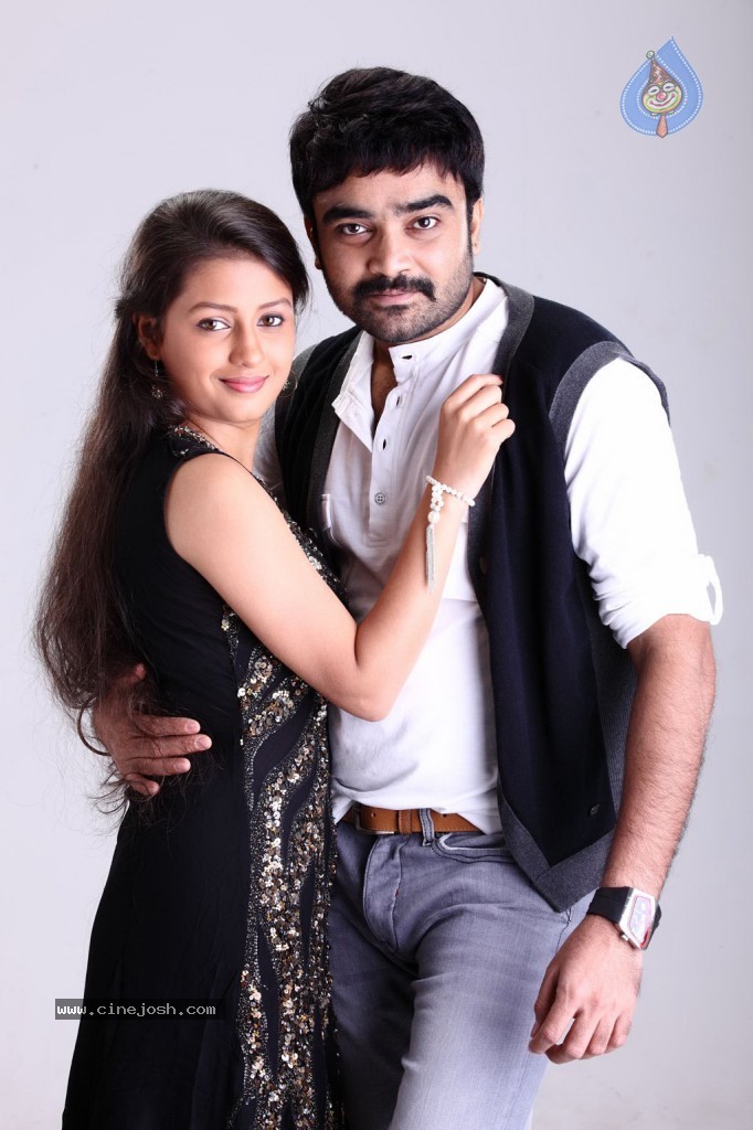 Aavi Kumar Tamil Movie Stills - 32 / 32 photos