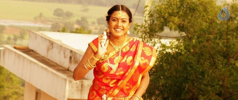 Aavu Puli Madhyalo Prabhas Pelli New Pics - 5 / 8 photos