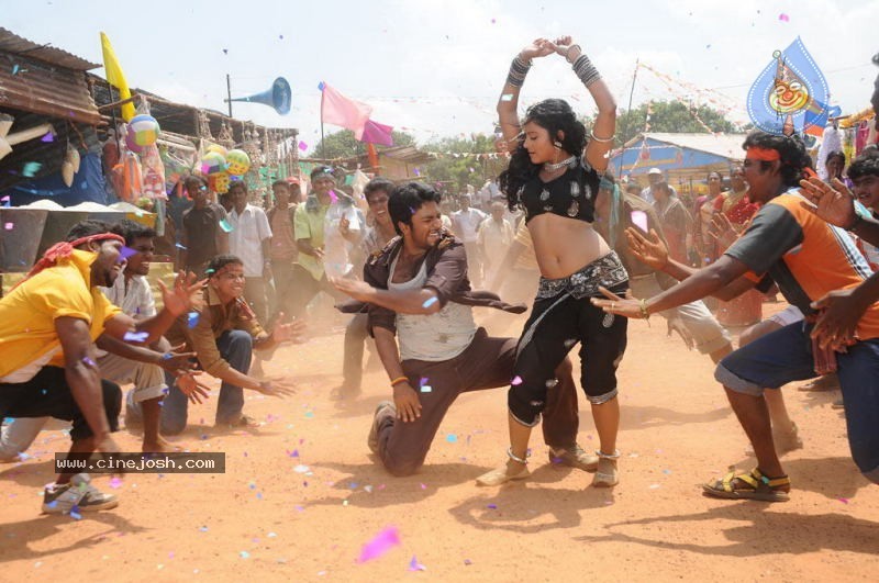 Aayiram Vilakku Tamil Movie Stills - 36 / 52 photos