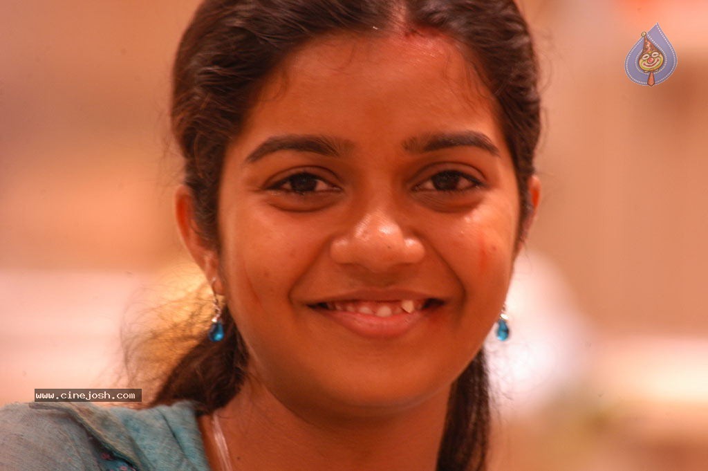 Abhayam Tamil Movie Stills - 1 / 47 photos