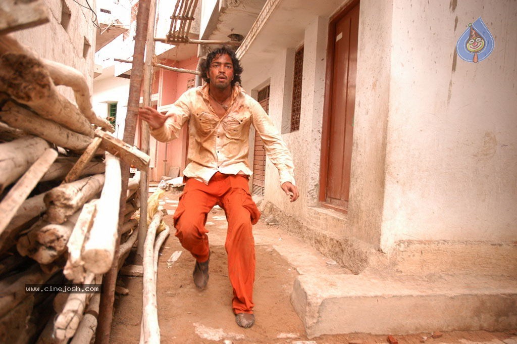 Abhayam Tamil Movie Stills - 12 / 47 photos