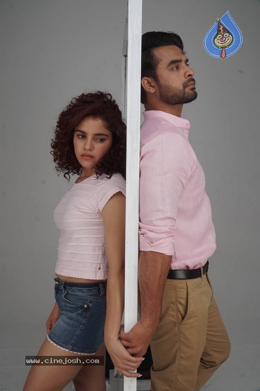 Abhiyum Anuvum Movie Stills - 14 / 60 photos