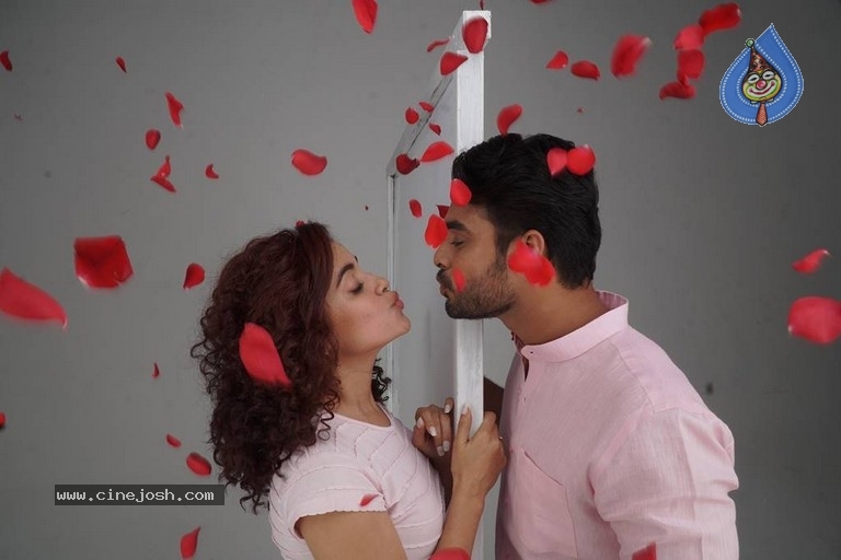 Abhiyum Anuvum Movie Stills - 37 / 60 photos