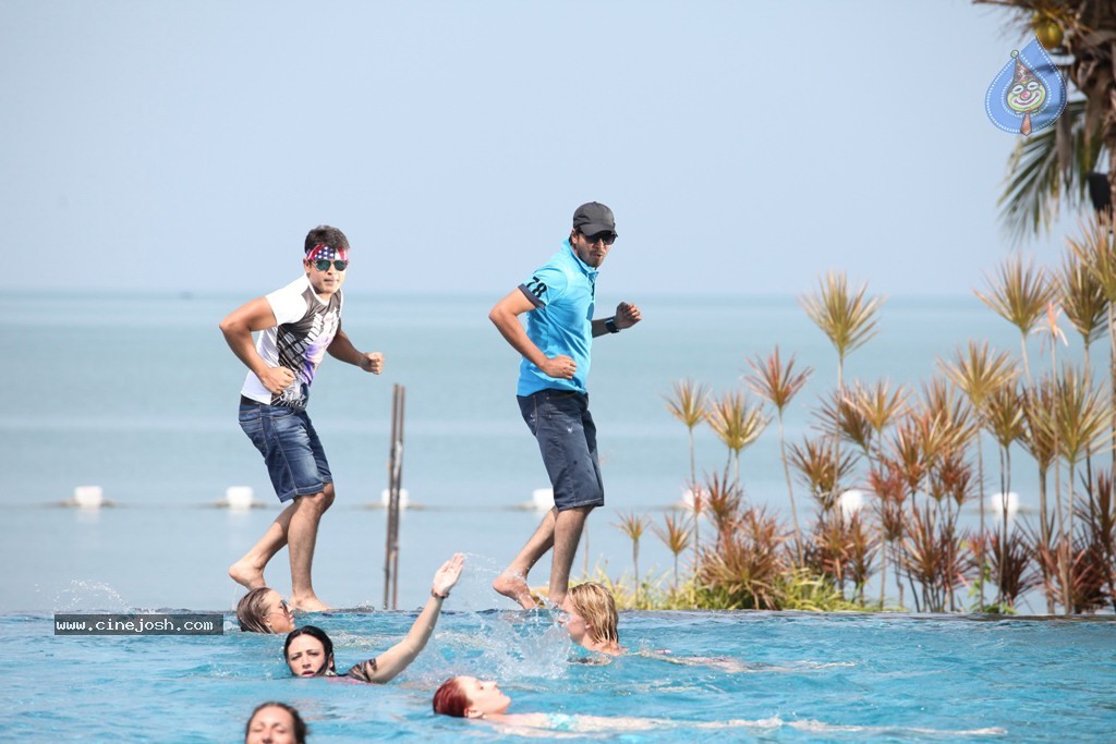 Action 3D Movie Hot Stills - 41 / 59 photos