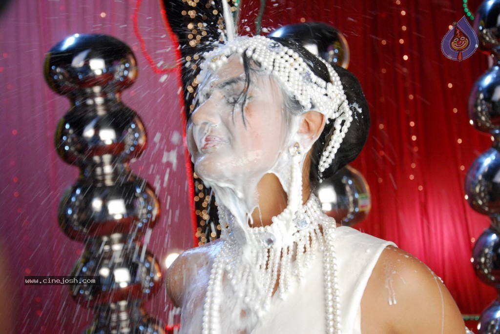 Action 3D Movie New Stills - 5 / 32 photos