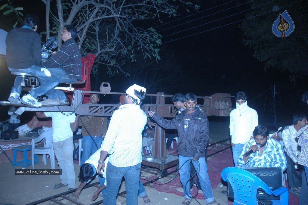 Ade Prema Movie Stills - 32 / 70 photos