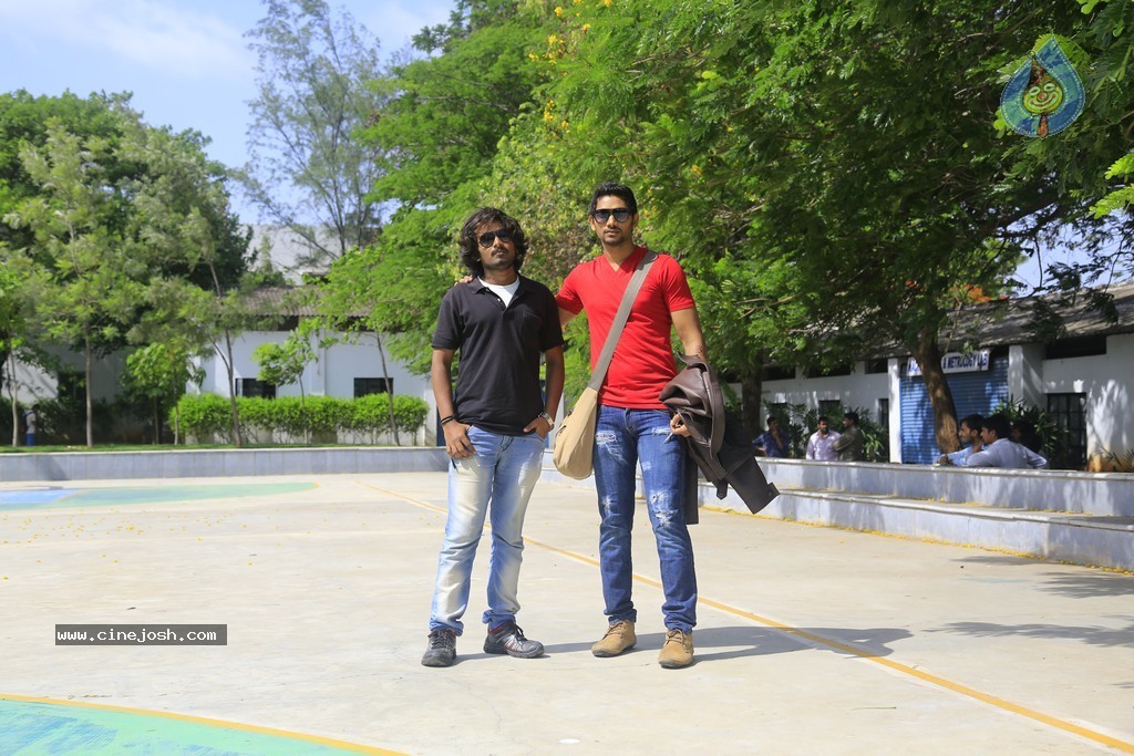 Adhee Lekka Nikki Stils - 7 / 90 photos