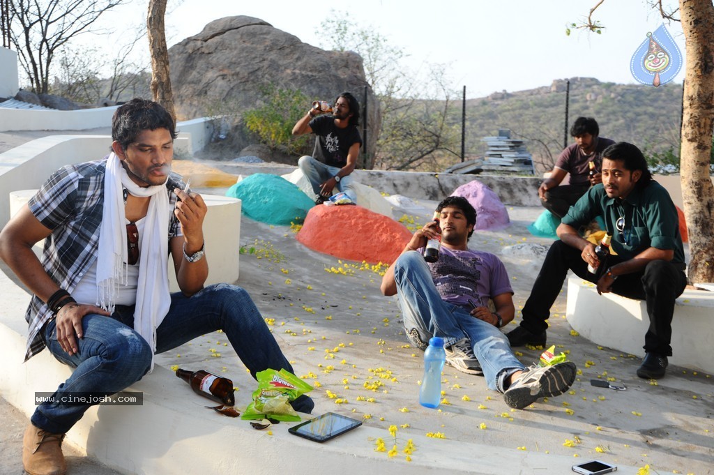 Adhee Lekka Nikki Stils - 23 / 90 photos