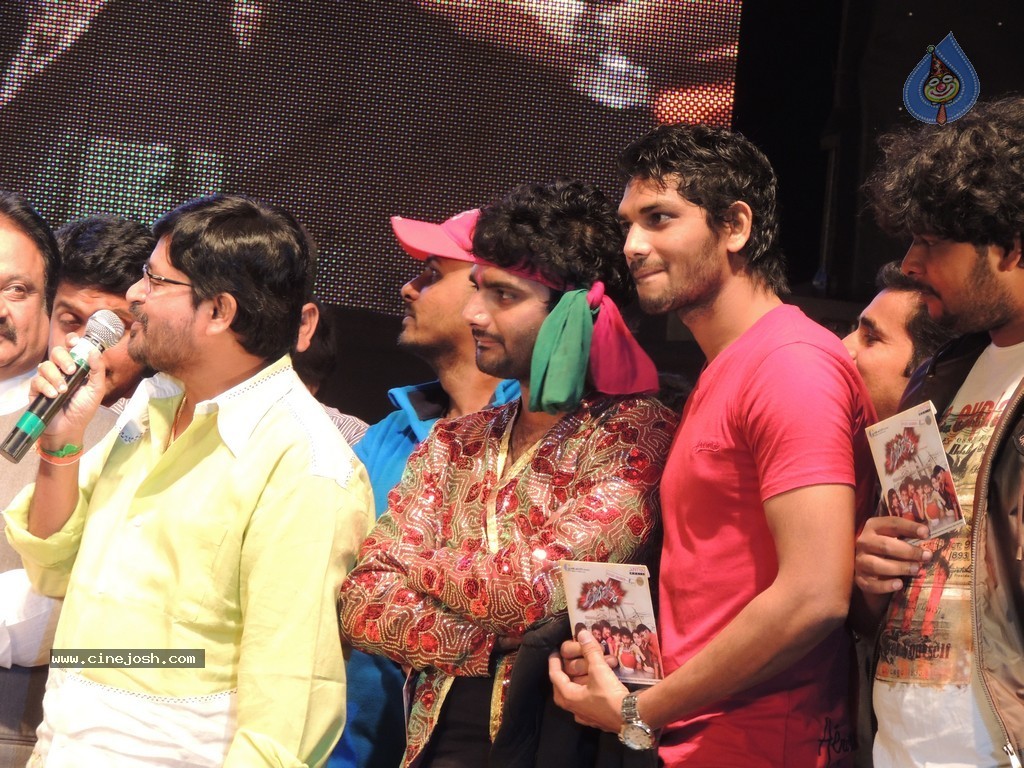 Adhee Lekka Nikki Stils - 33 / 90 photos