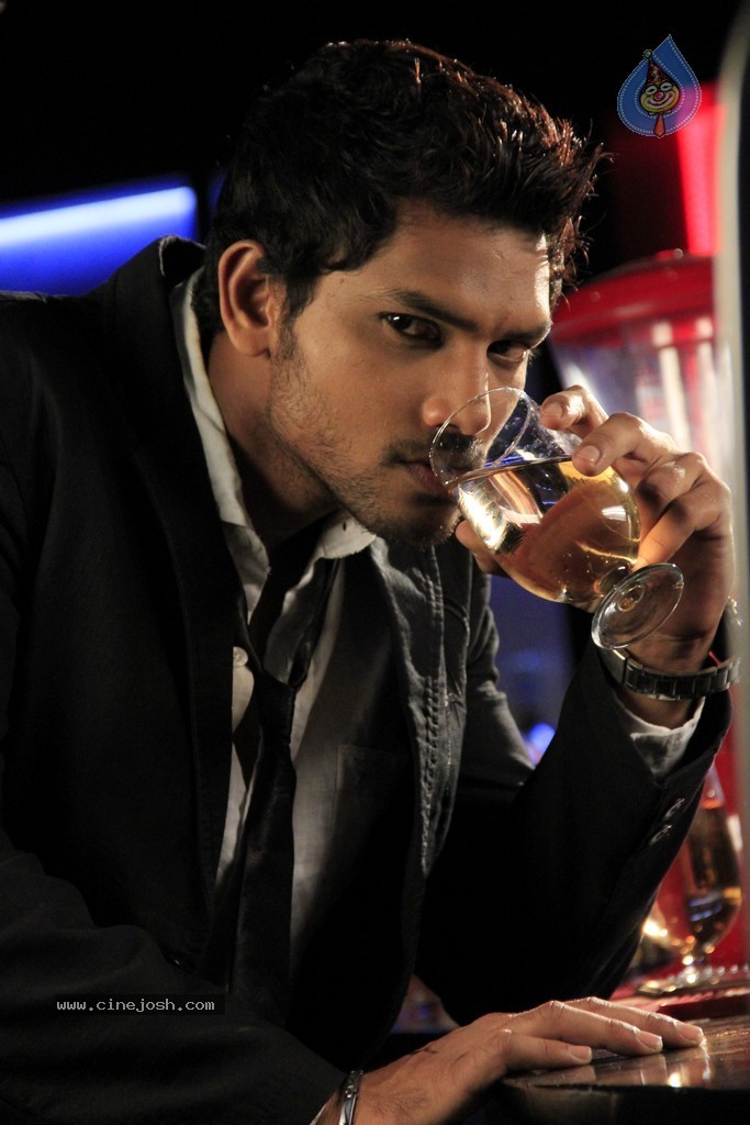 Adhee Lekka Nikki Stils - 49 / 90 photos