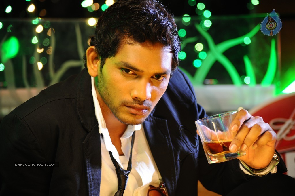 Adhee Lekka Nikki Stils - 52 / 90 photos