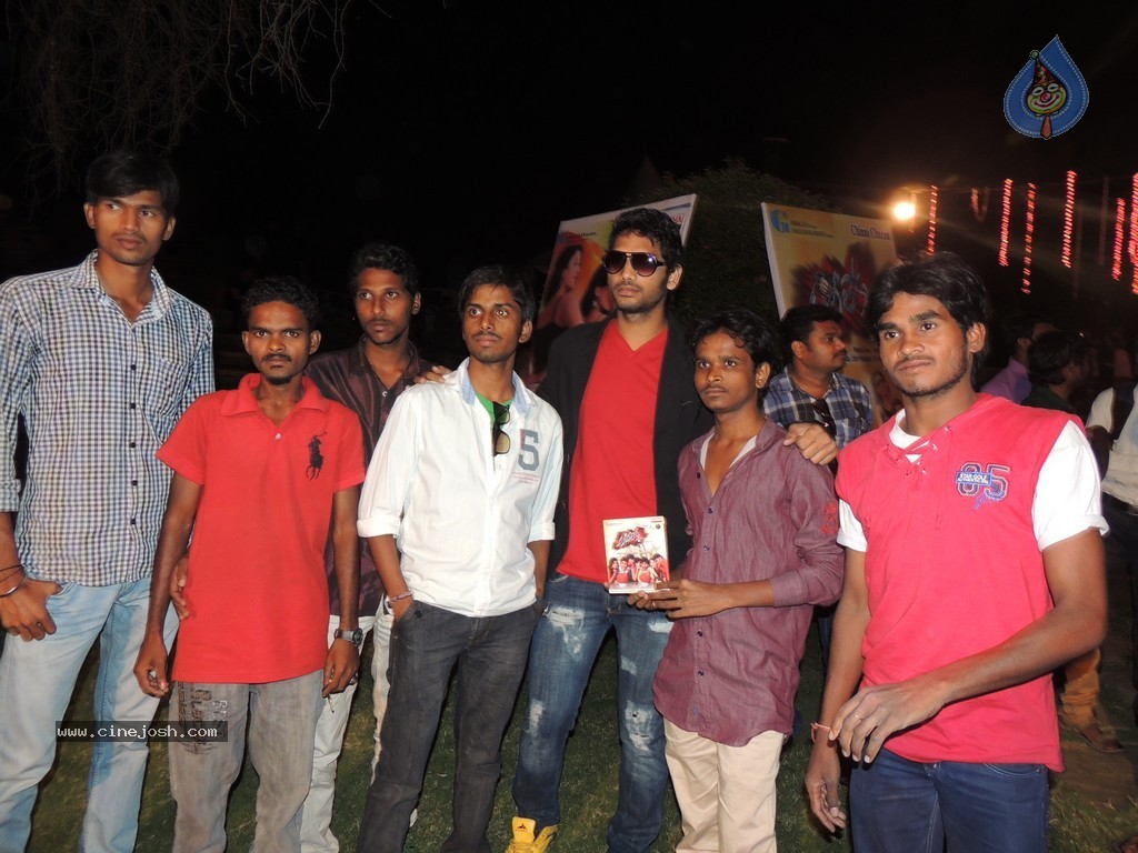 Adhee Lekka Nikki Stils - 54 / 90 photos