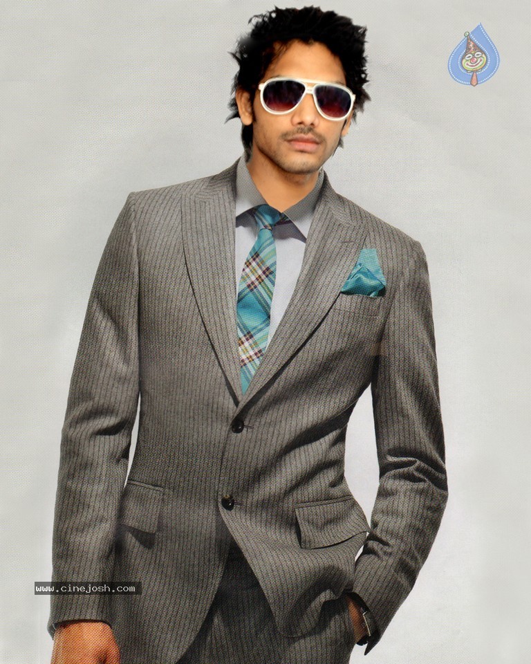 Adhee Lekka Nikki Stils - 61 / 90 photos