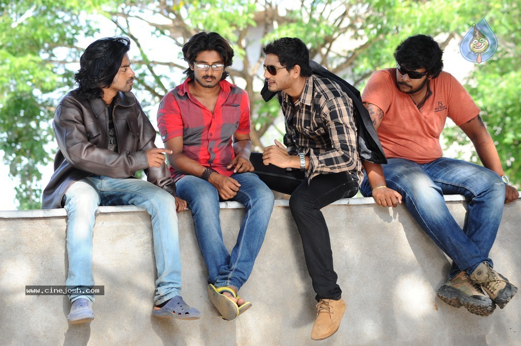 Adhee Lekka Nikki Stils - 90 / 90 photos