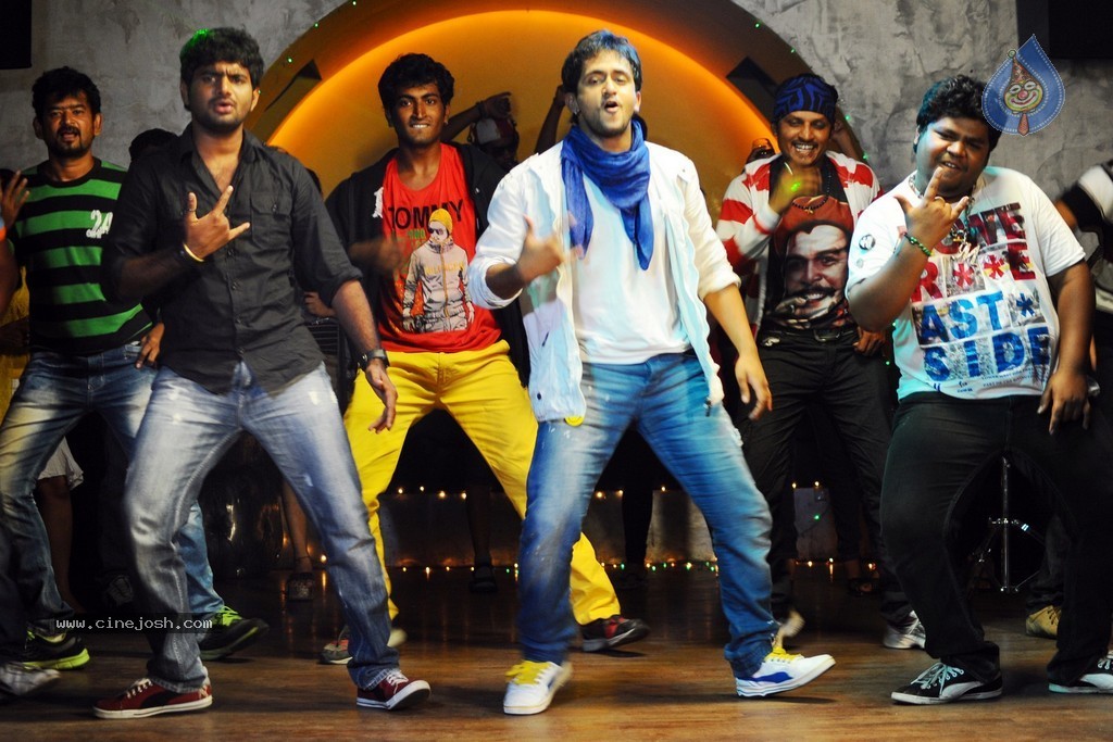 Adhee Lekka New Stills n Walls - 2 / 44 photos