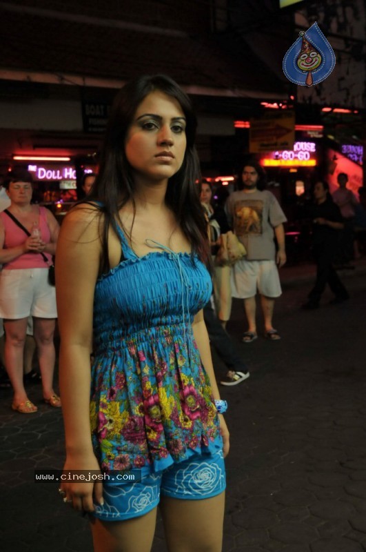 Adi Nuvve Movie New Stills - 12 / 90 photos