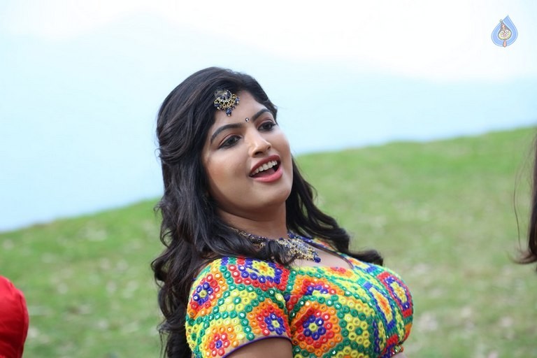 Adra Machan Visilu Tamil Film Photos - 18 / 41 photos