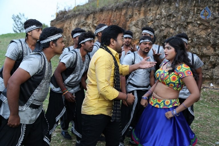 Adra Machan Visilu Tamil Film Photos - 19 / 41 photos