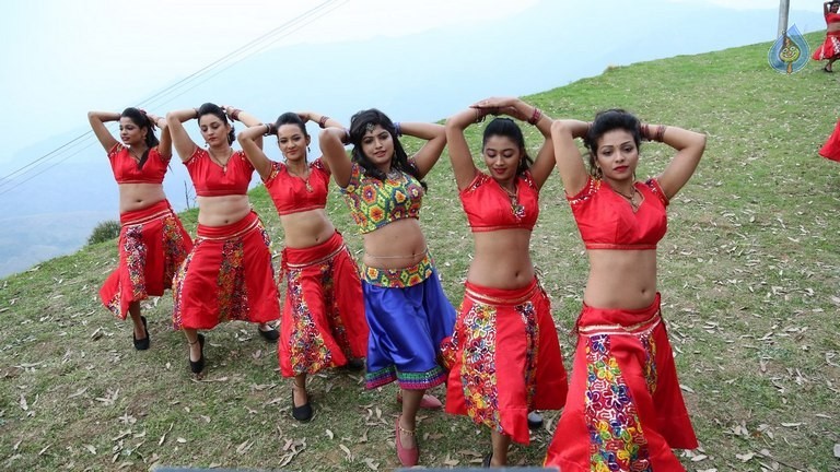 Adra Machan Visilu Tamil Film Photos - 22 / 41 photos