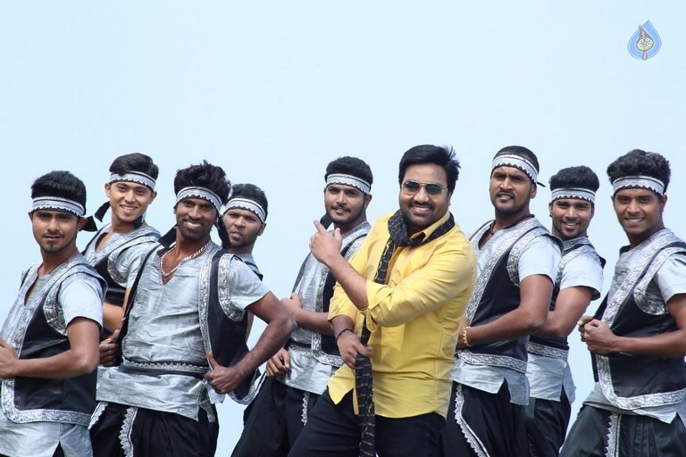 Adra Machan Visilu Tamil Film Photos - 27 / 41 photos