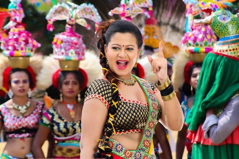 Adra Machan Visilu Tamil Film Photos - 10 / 14 photos