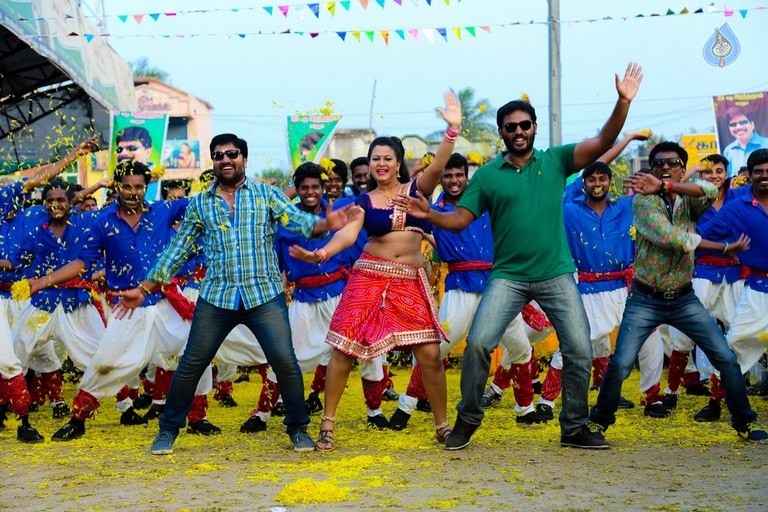 Adra Machan Visilu Tamil Film Photos - 12 / 14 photos