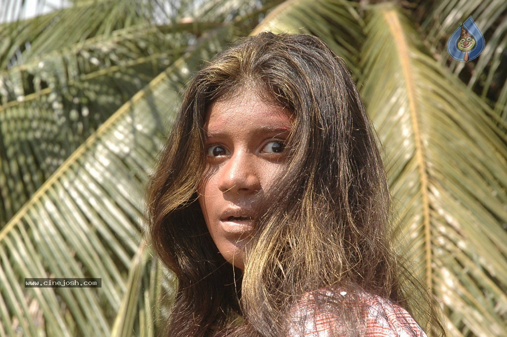 Aduthaduthu Tamil Movie Stills - 44 / 112 photos