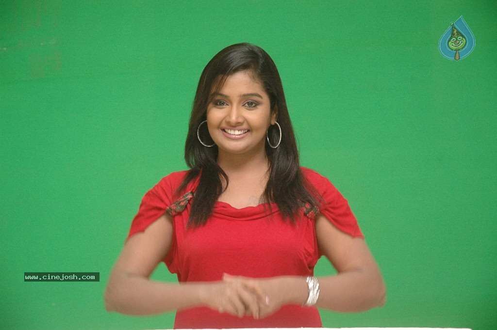 Aduthaduthu Tamil Movie Stills - 50 / 112 photos