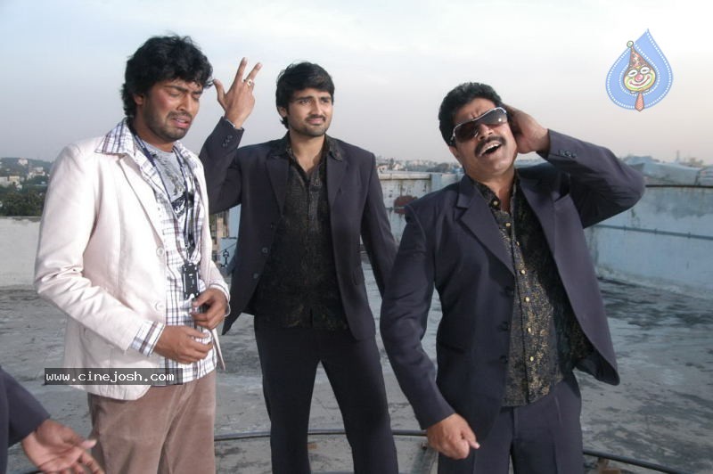 Aha Naa Pellanta Movie New Stills - 38 / 42 photos