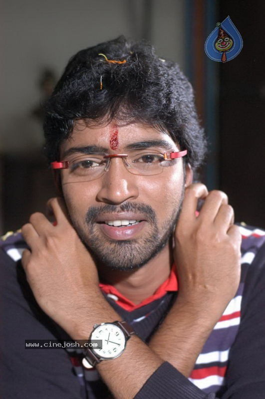 Aha Naa Pellanta Movie Stills - 17 / 54 photos