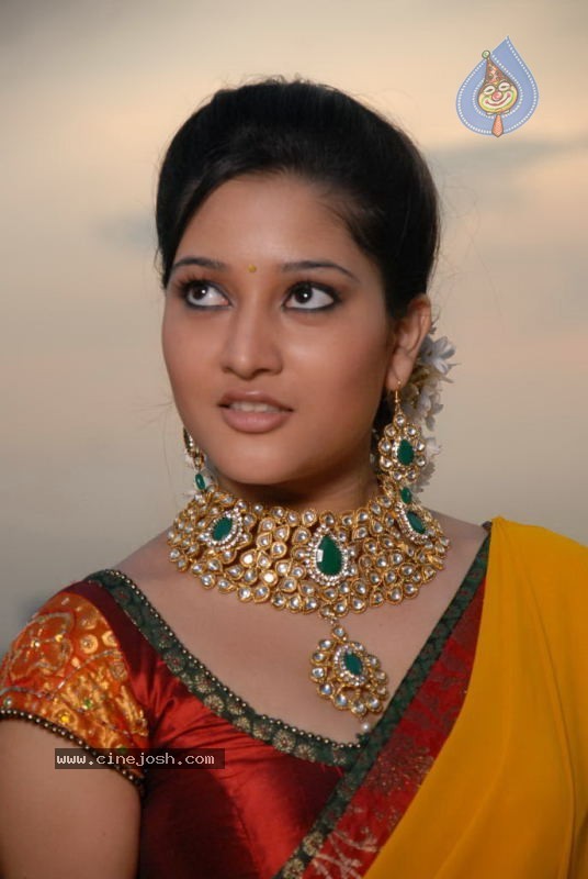 Aha Naa Pellanta Movie Stills - 46 / 54 photos