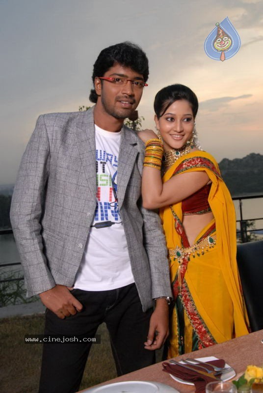 Aha Naa Pellanta Movie Stills - 49 / 54 photos