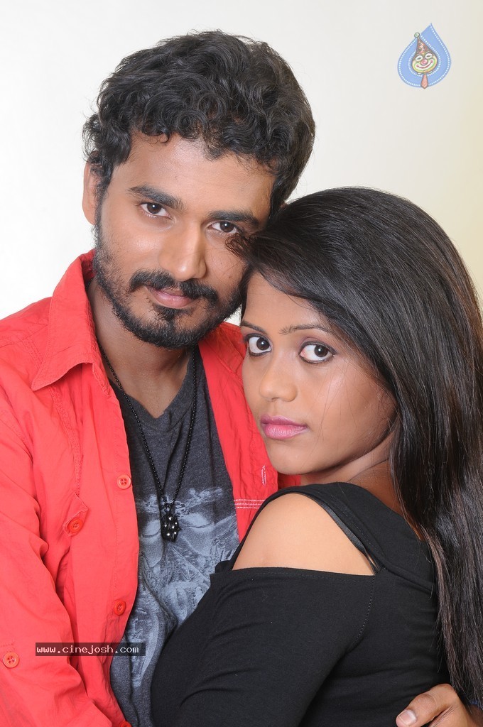 Aha Naa Premanta Stills and Walls - 23 / 44 photos