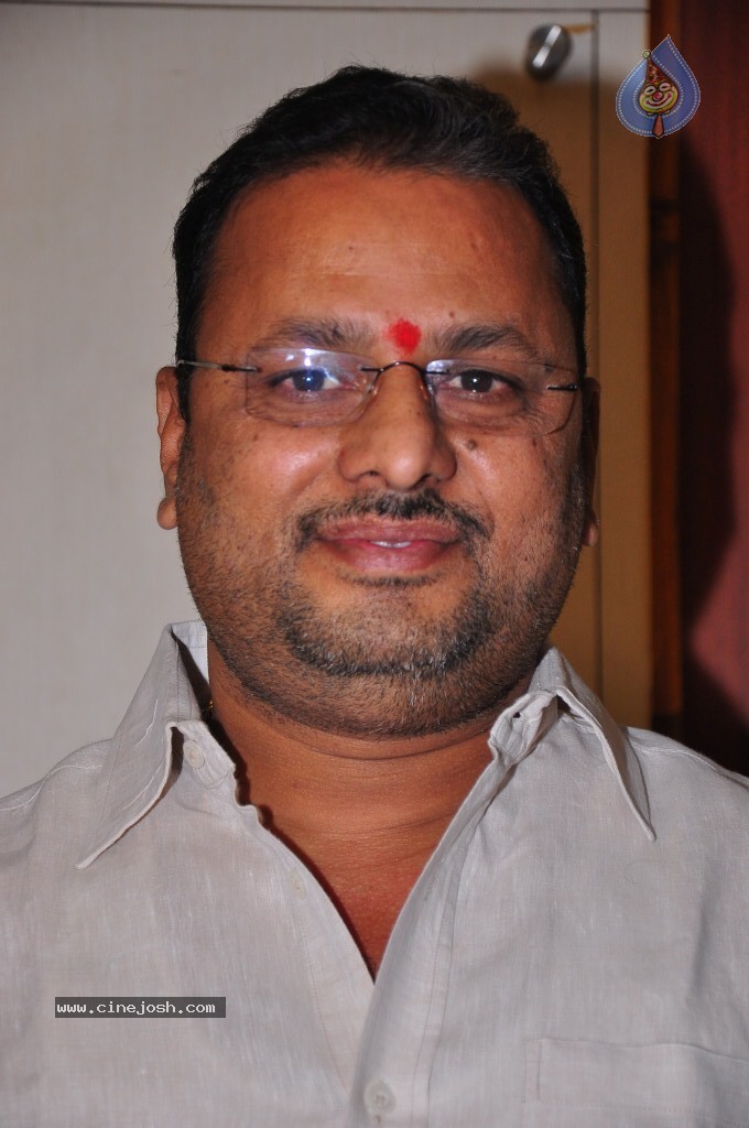 Aha Naa Premanta Stills and Walls - 31 / 44 photos