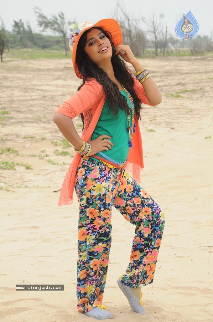 Aindhaam Thalaimurai Sidha Vaidhiya Sigamani Photos - 10 / 27 photos