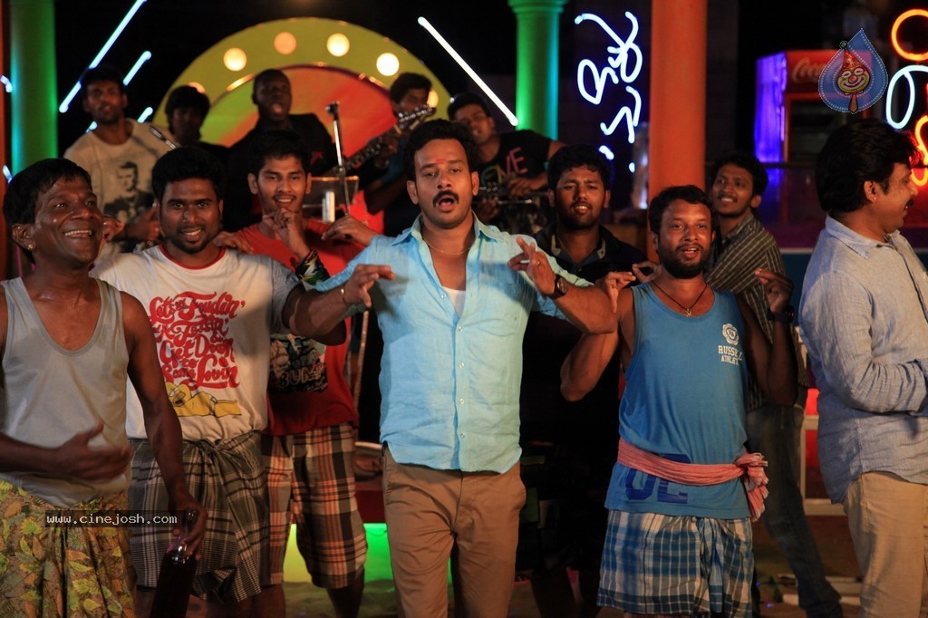 Aindhaam Thalaimurai Sidha Vaidhiya Sigamani Photos - 12 / 27 photos