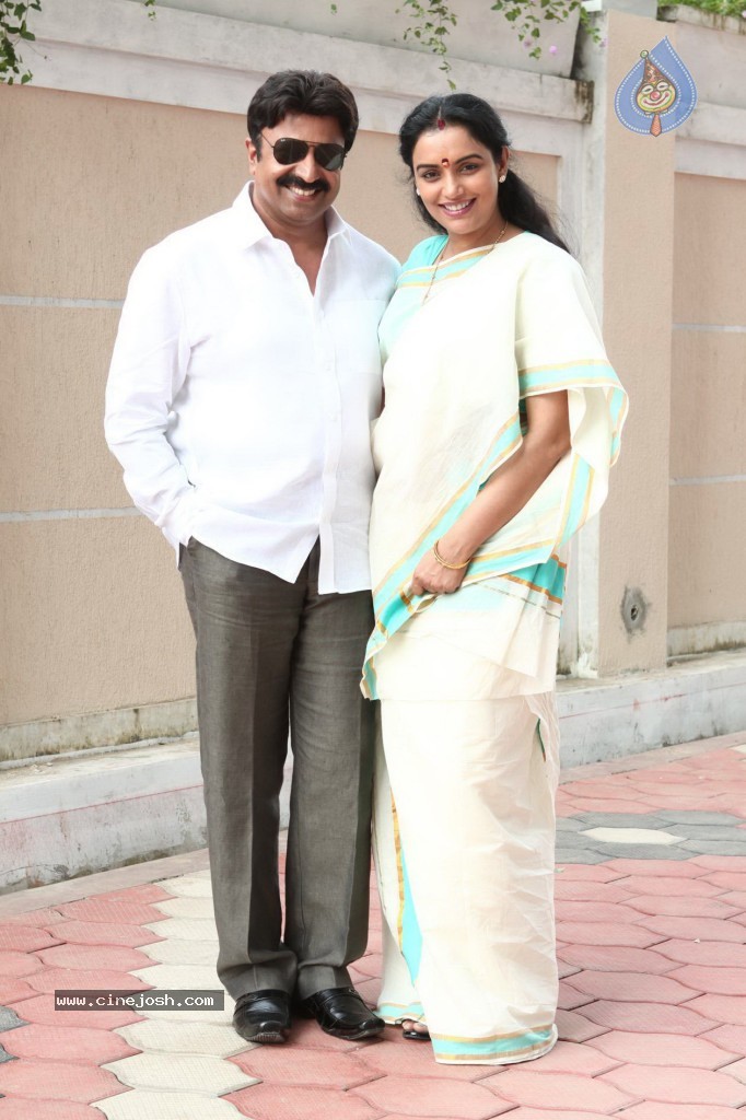 Akasmikam Malayalam Movie Stills - 9 / 18 photos