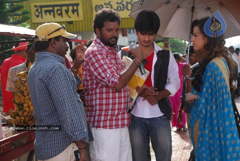 Alasyam Amrutham Movie Latest Stills - 7 / 31 photos