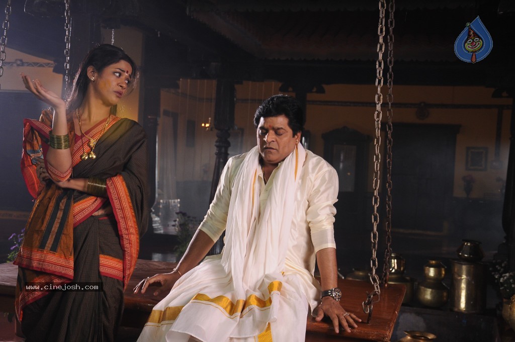 Ali with Mumaith Khan Stills - 101 / 150 photos