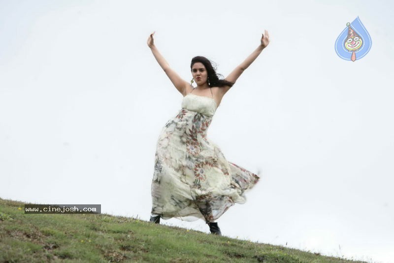   Alibaba Intlo Andaru Dongalu Movie Stills - 30 / 30 photos