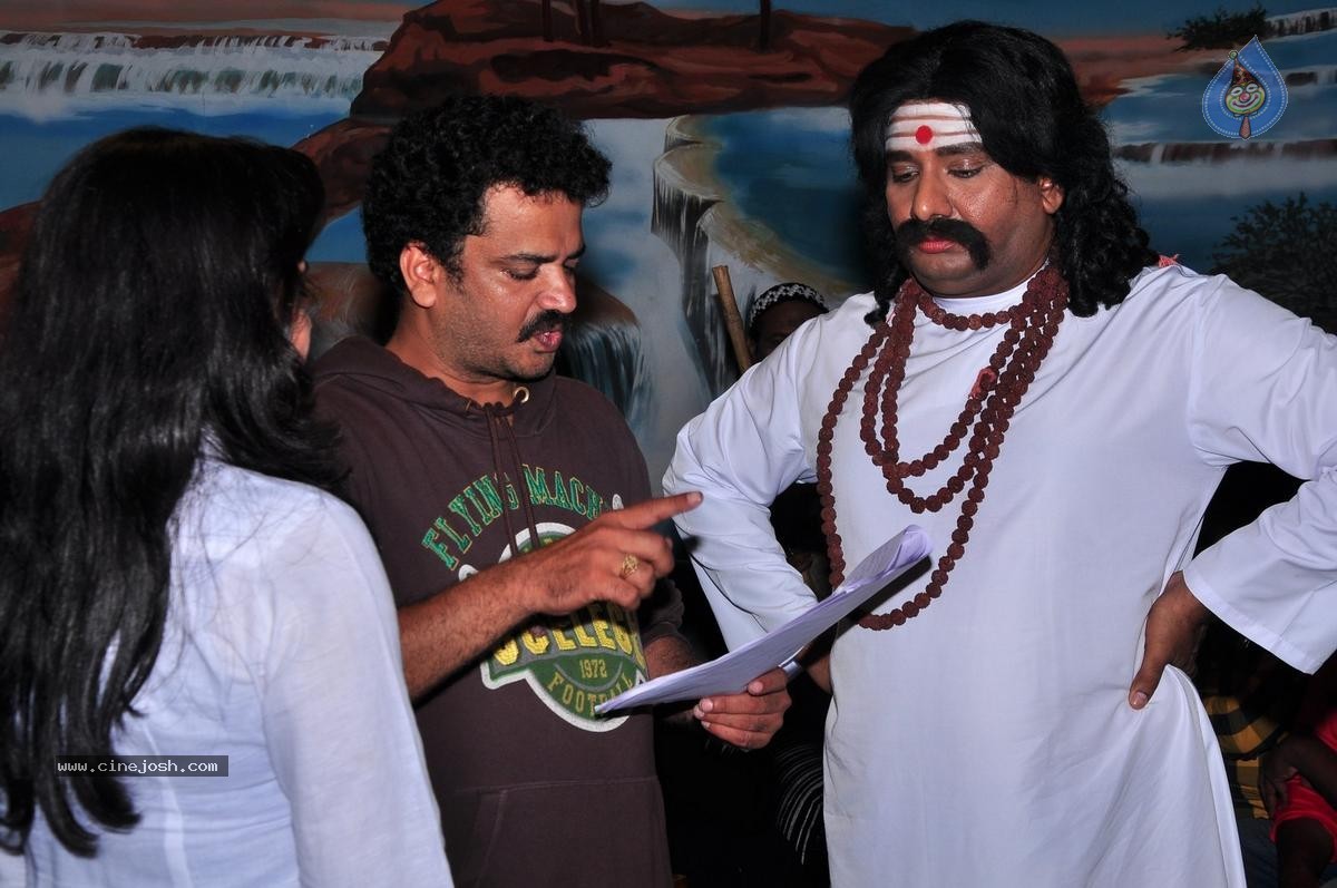 Aloukika Movie Stills - 29 / 61 photos